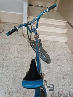 عجلة BMX زرقاء 0