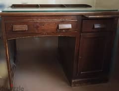 أثاث مكتب خشب قديم قيم بحالة جيدة جدا 0