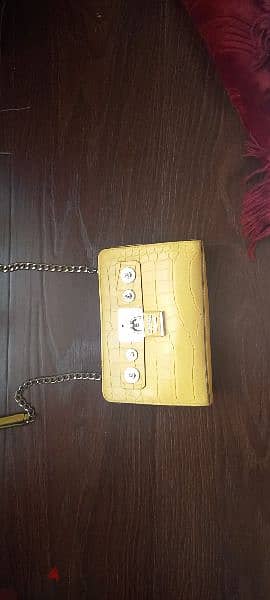 Original Guess yellow cross body bag -used once 10