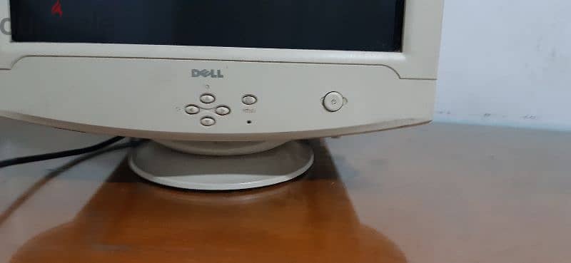 شاشة كمبيوتر Dell ١٩ بوصه 1