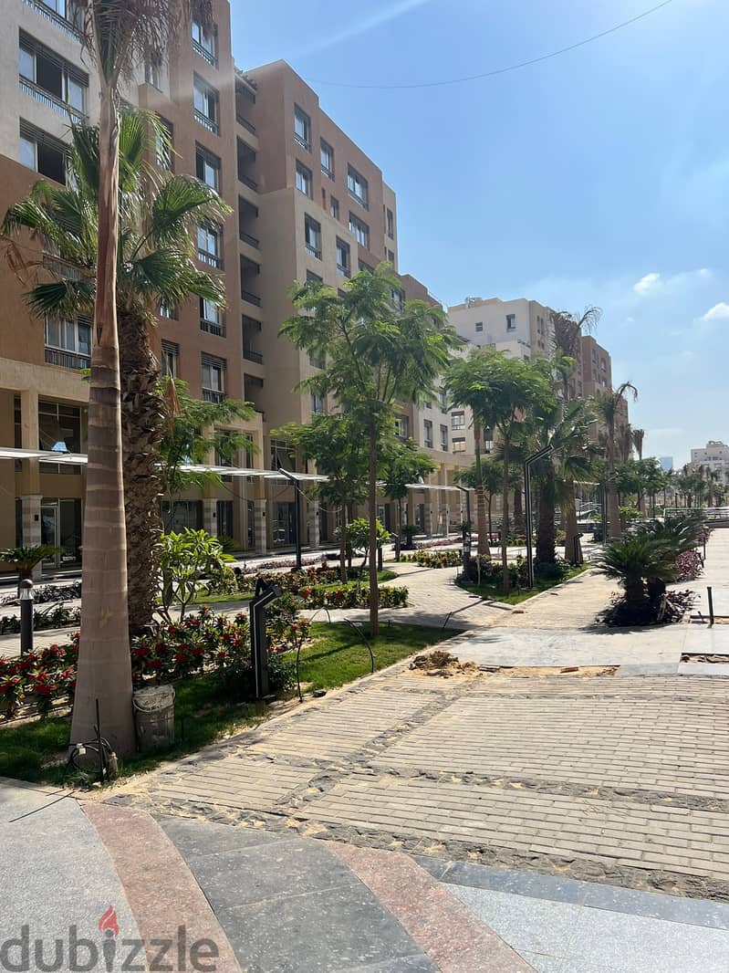 شقة استلام فوري العاصمة الادارية متشطبة بالكامل كمبوند المقصد maqsad 9