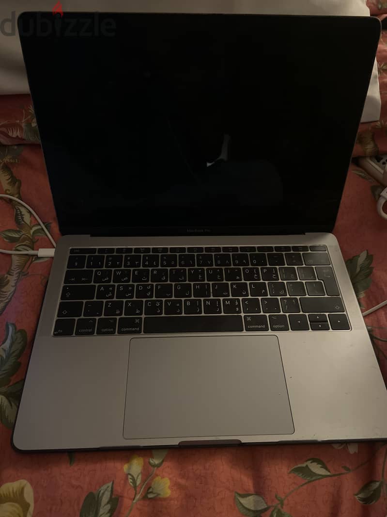 Apple MacBook Pro 13-inch Mid-2017 - 2.5GHz Core i7 1TB 1
