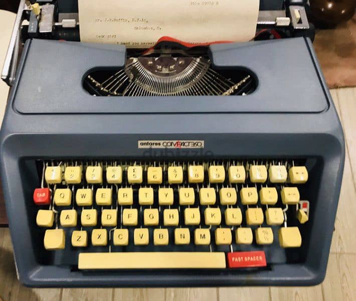 vintage typewriter with case made in italy 1