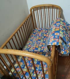 سرير أطفال خشب زان بالمرتبة و المخدة واللحاف 0