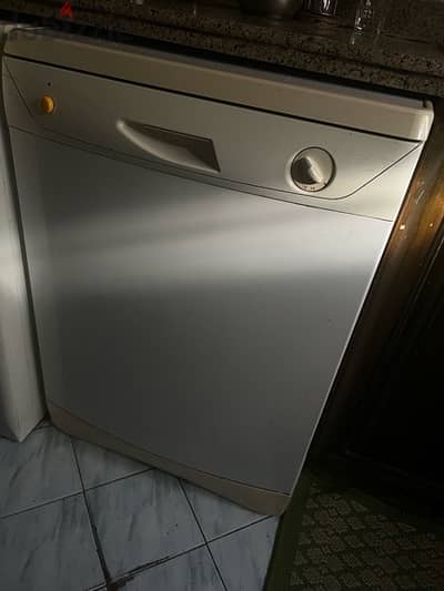 zanussi dishwasher (Made in Italy)