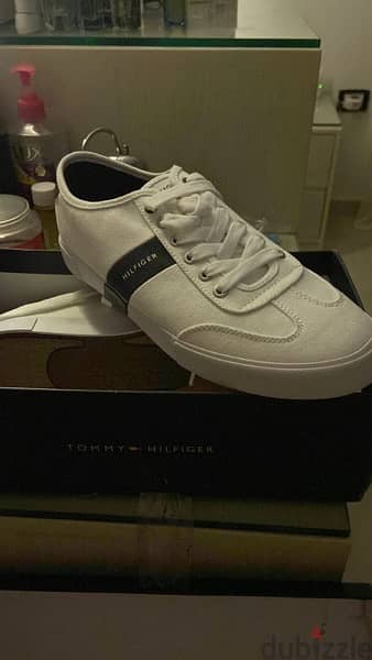 Tommy hilfiger shoes 4