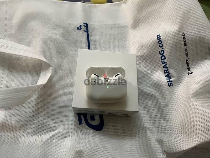 AirPods pro used like new from uae 3