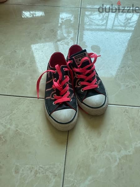 converse shoes size 32/us1 in excellent condition 0