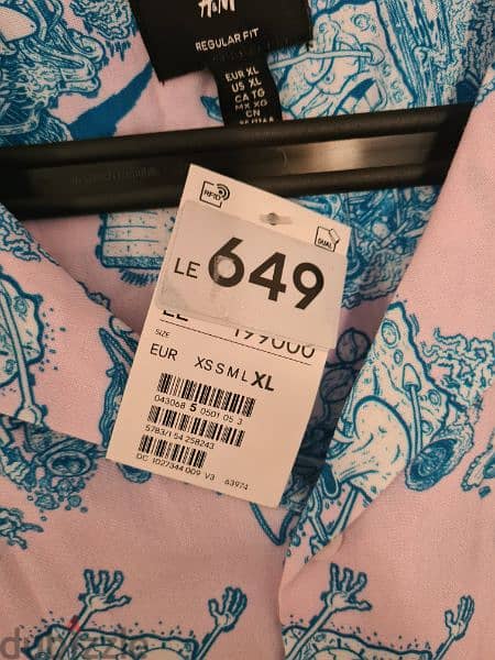 Original NEW H&M Shirt. . قميص لم يستخدم من h&m سبونج بوب 7