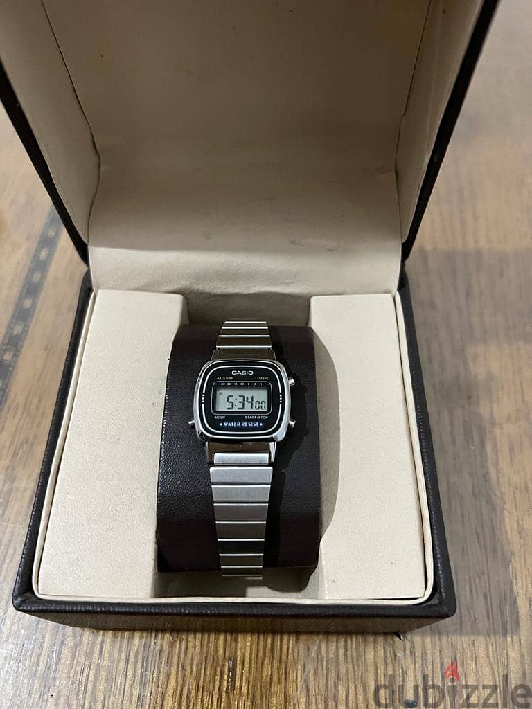 Casio woman's watch - LA670W 1