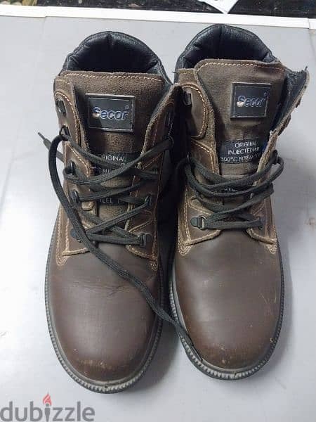 Safety shoes brand Secor 2