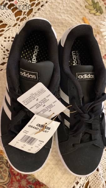 new addidas shoes size 40 - original 3