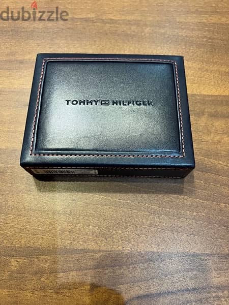 Tommy Hilfiger original wallet from USA محفظه تومى هيلفيجر امريكى 4