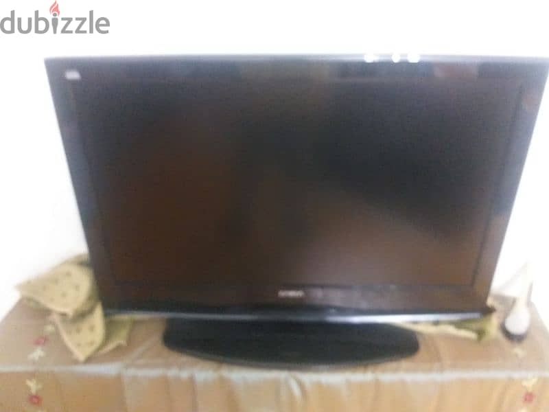 تليفزيون caira LCD استعمال خفيف لظروف السفر 37 بوصه كالجديد 3