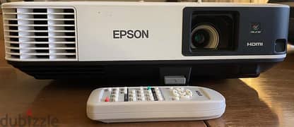 Epson PowerLite 2040 XGA projector 0