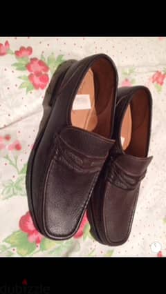 ‏حذاء بني اللون مقاس 43 براند إيطالي توسكاني