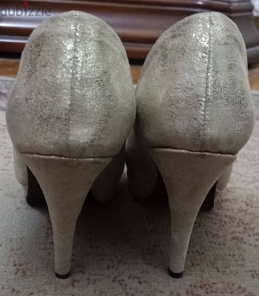 excellent condition heels worn two times only 1