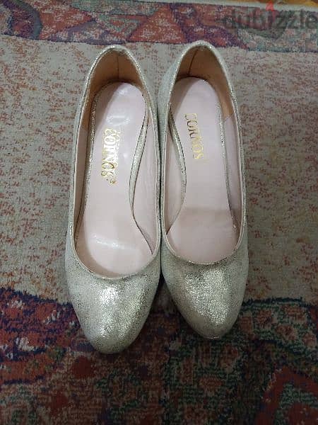 excellent condition heels worn two times only 2