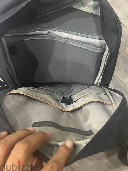 lavvento laptops bag used in mint condition 2