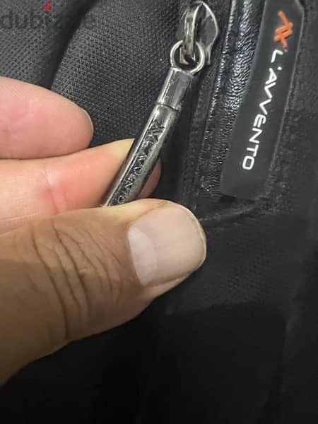 lavvento laptops bag used in mint condition 3