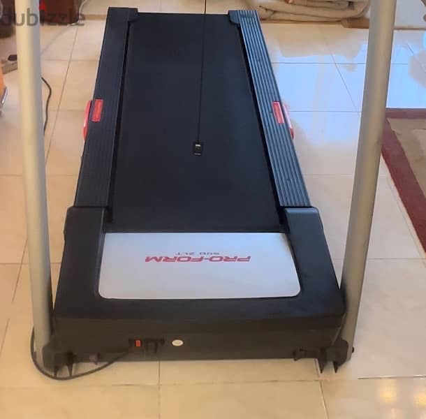 ProForm 500 ZLT Folding Treadmill,  تريدميل بحالة ممتازة 5