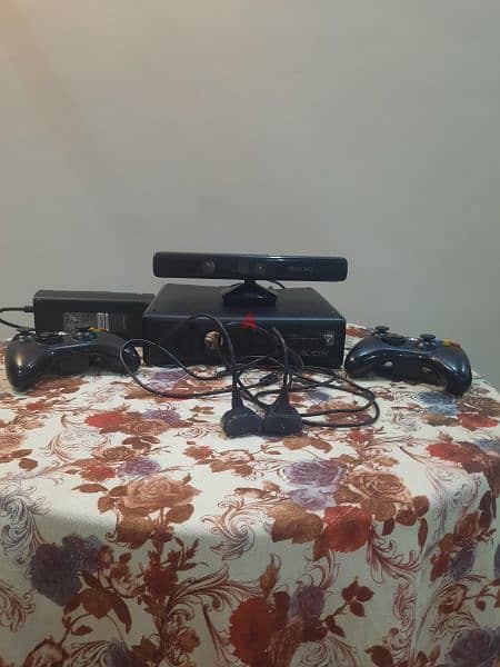 xbox360+kinect+2 controllers+2 controller wireless chargers+76 game 1