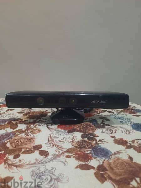 xbox360+kinect+2 controllers+2 controller wireless chargers+76 game 2