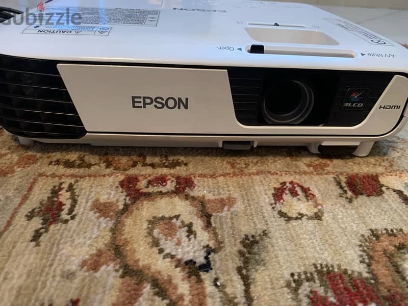 projector Epson H720B used only 34 hours Data showكالجديد بدون اي عيوب 4