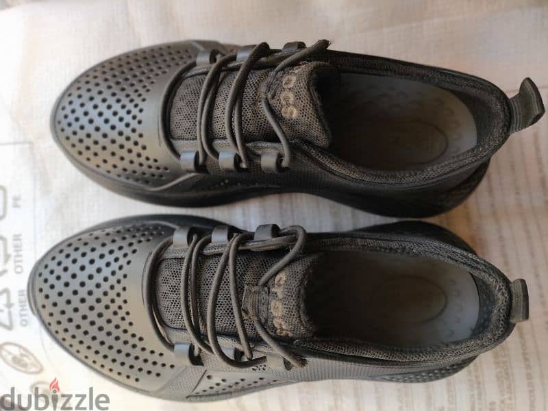 Boys - girls shoe
C13 original crocs literider 
Mint condition - 2