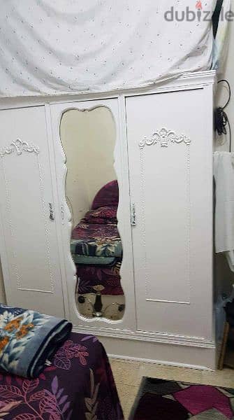 دولاب عمولة مستعمل