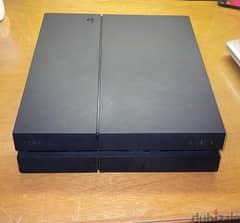 playstation 4 ( 1 tera ) with 2 controllers