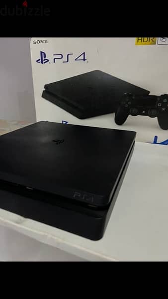 ps4 + 2 controllers + 3 games + 2 stands 10