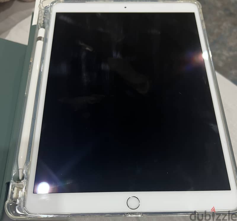 iPad Pro مع قلم الايباد 4