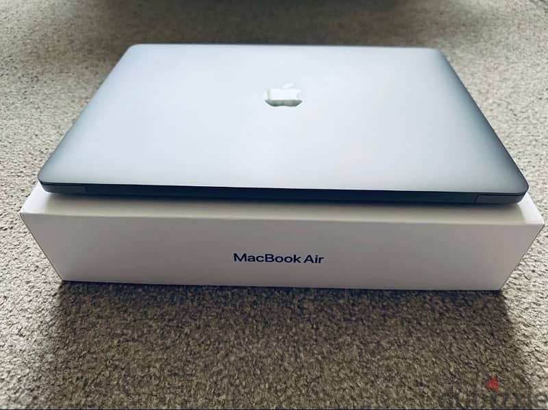 MacBook m1  air كالجديد 2