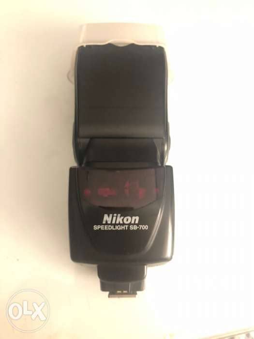 Nikon flash - SB700 1