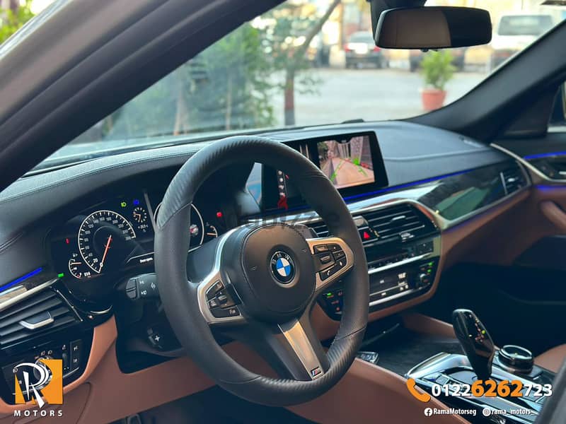 Bmw 530i  2019  M sport  فابريكا بالكامل  صيانات توكيل 12