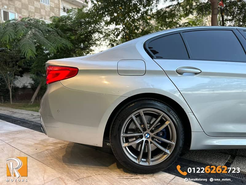 Bmw 530i  2019  M sport  فابريكا بالكامل  صيانات توكيل 13