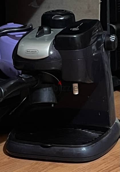 ماكينة تحضير القهوة بالبخار EC9 من ديلونجي - اسود Coffee machen  Black 1