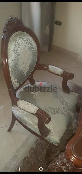 Dinning Room in a very good condition 3