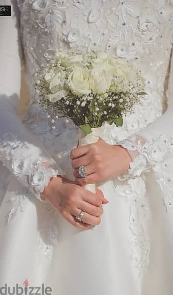 Wedding dress with veil, like new, worn once during tying the knot 1