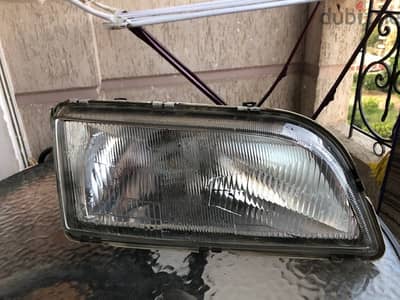 كشاف امام يمين Volvo S40