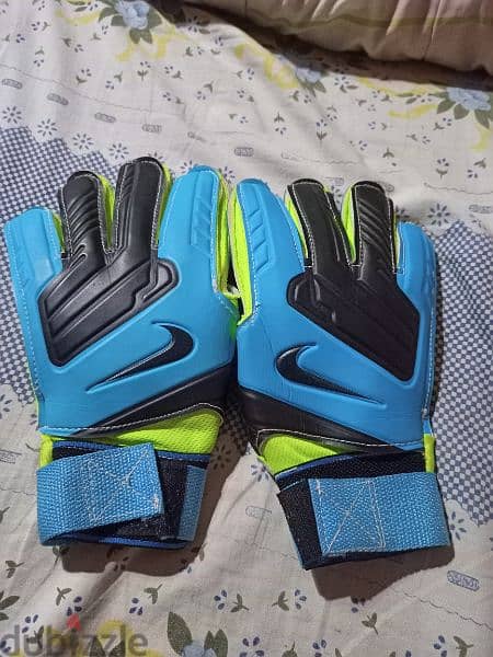 Gloves for sale 0