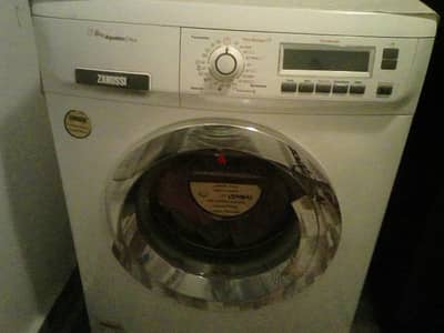 غسالة ملابس ماركة Zanussi Aquatec Plus 8Kg