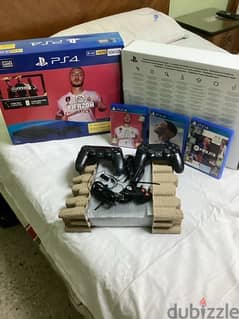 Brand NEW PS4 Slim 500GB & 2 Original controllers and all accessories