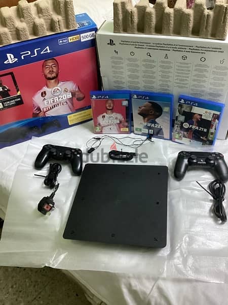 NEW PS4 Slim 500GB & 2 Original controllers and all accessories+FC24 6