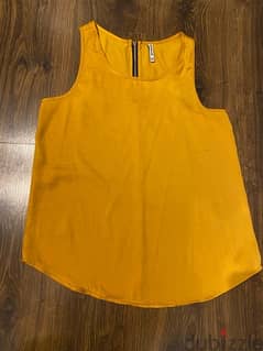 Top stradivarious - used like new - size M