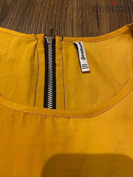 Top stradivarious - used like new - size M 1