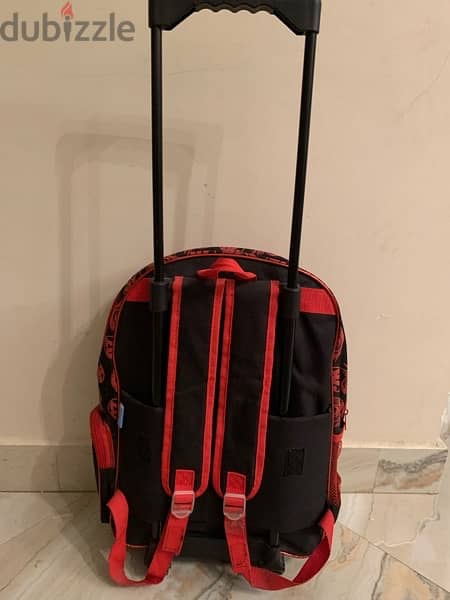 School bag with trolley, lunch bag & flask 3