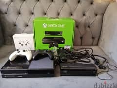 Xbox one + 2 Controllers For sale