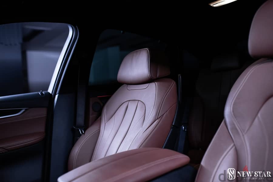 BMW X6 THE LUXURY CROSSOVER SUV 2019 6